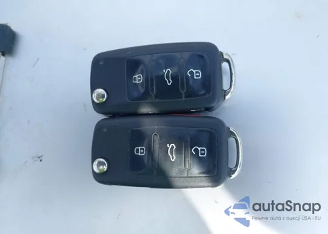 2011 Volkswagen Eos Komfort из США, поврежденный, VIN WVWAA7AH8BV000901